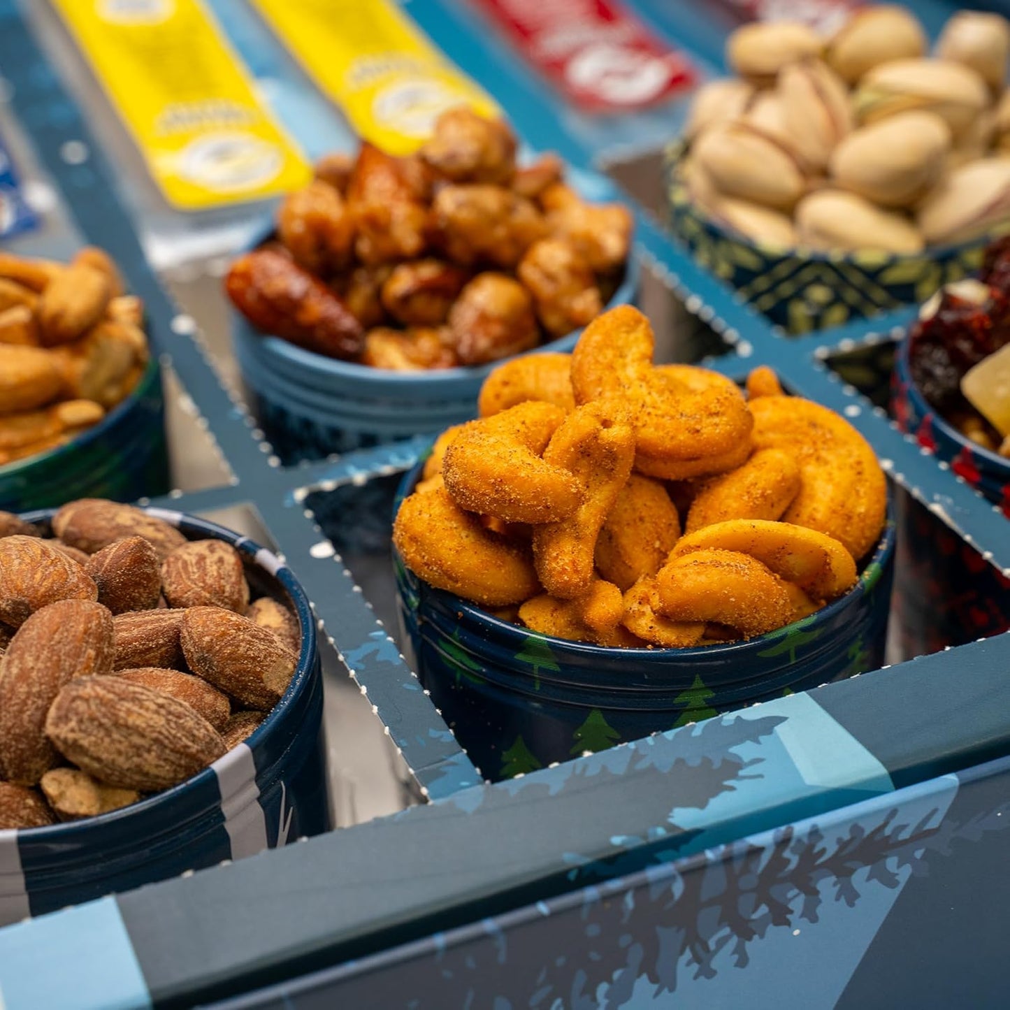 Advent Calendar 2025 – Limited Edition Christmas Gift Box with 12 Gourmet Meat and Nut Snacks – a 12 Day Holiday Countdown for Making Lasting Memories, for Adults, Women, Men, Kids