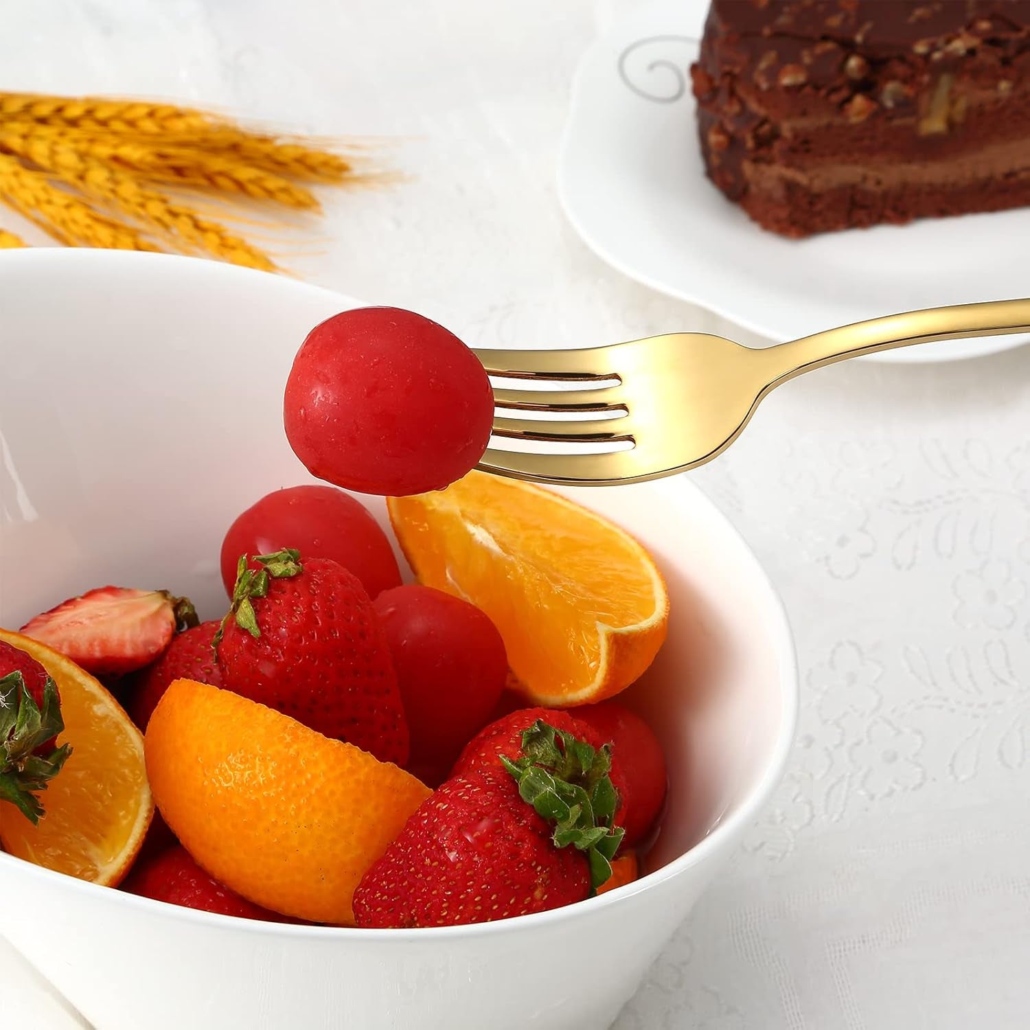 Gold Silverware Set, 20 Piece Golden Cutlery Set Service for 4, Stainless Steel Flatware Set Include Spoons Forks Knives Tableware Utensil Set for Kitchen Home Restaurant, Shiny Gold Polished