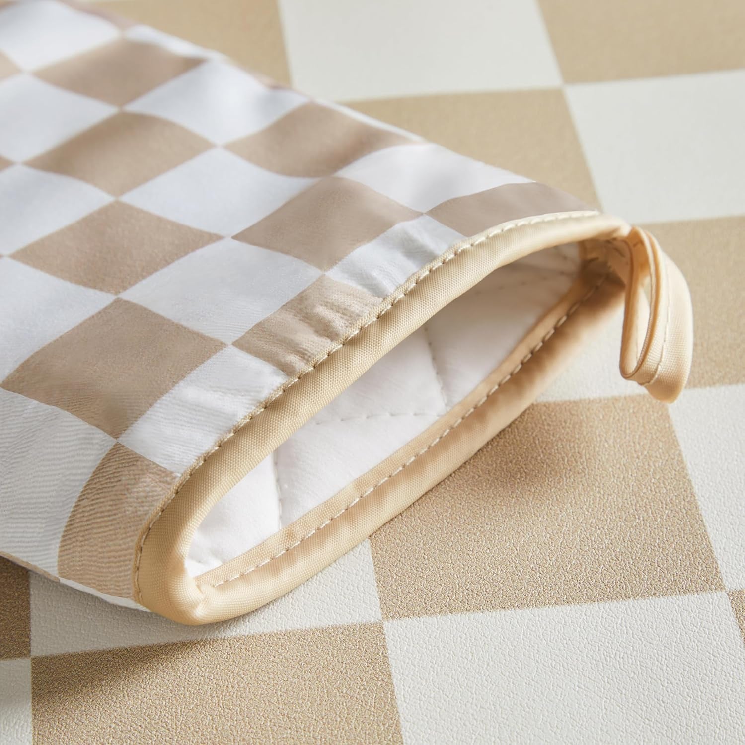 Beige Checkered Oven Mitts Heat Resistant, Vintage Retro Checkerboard Cute Oven Mitts, Non-Slip Silicone Kitchen Oven Gloves 1 Pair 7''X13''