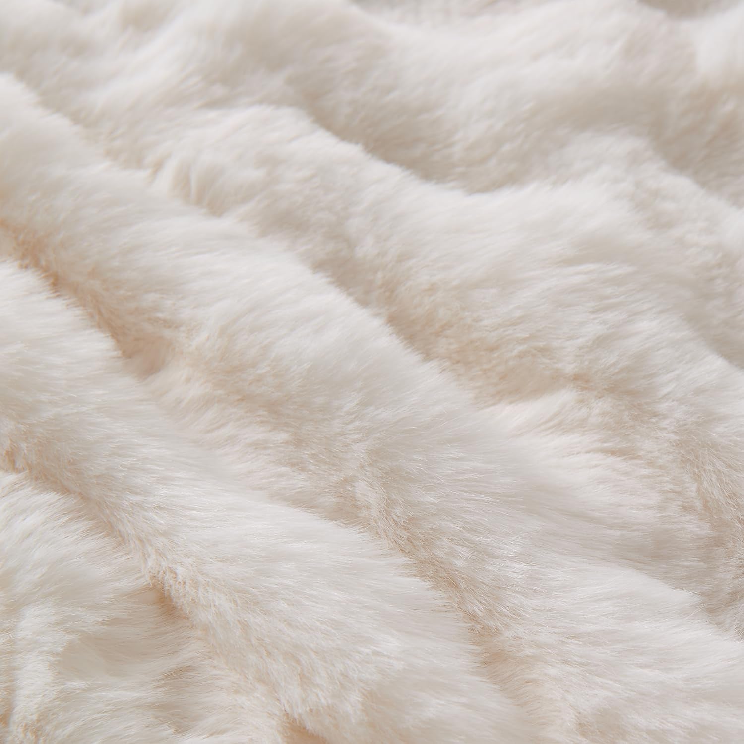 Faux Fur Throw Blanket Cream White - Big Bubble Rabbit Fluff Blanket for Couch, Small Fluffy Fuzzy Cozy Blanket, Thick Furry Plush Shaggy Blankets, 50X60 Inches