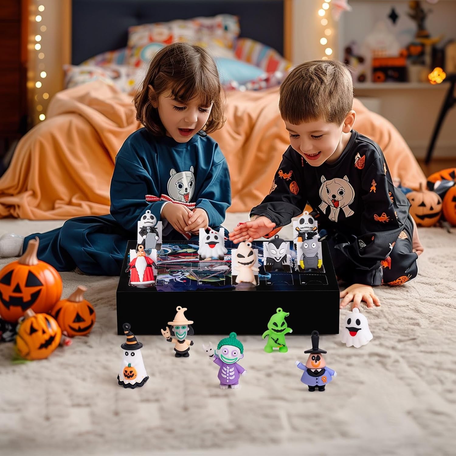 Halloween Advent Calendar 2025,Advent Calendar,With 24 Collectible for Kids Adult Teens,Halloween Countdown Calendar,Ornaments Decorations Gifts
